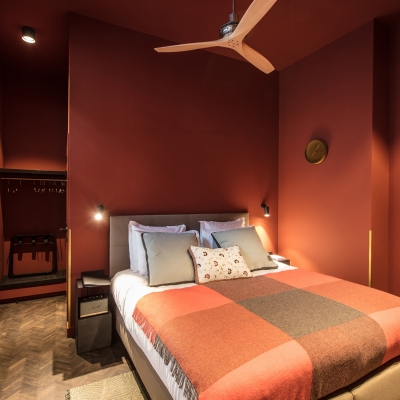 Voorzetwanden, scheidingswanden, plafond, nissen, deuren, schuifdeuren & badkamerblok							| Maison Margo, urban guesthouse Gent