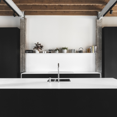 Industriële loft - Keuken in solide surface (Kerrock) | Beselare