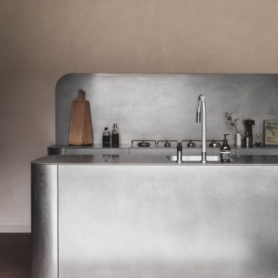 Unieke en gebruiksvriendelijke keuken vervaardigd in RVS | Geklasseerd herenhuis Izegem