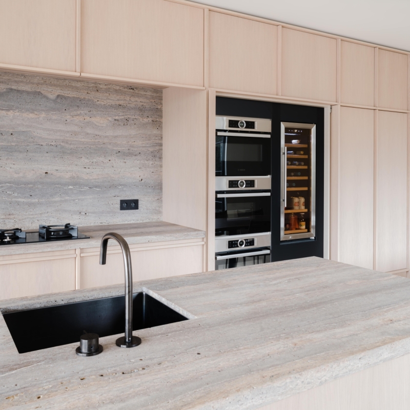 Japandi keuken - rust en natuur staat centraal | Woning Roeselare